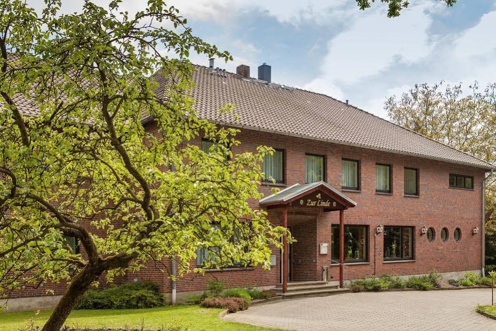 Hotel-Restaurant Zur Linde Altenmedingen Exterior photo